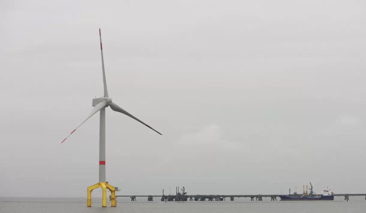 Floating wind turbine